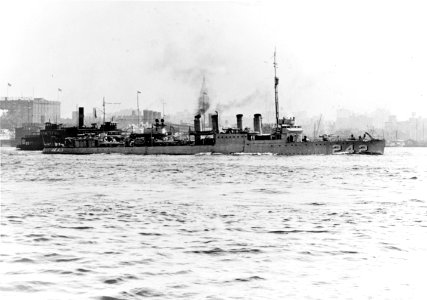 USS King (DD-242) off New York City on 19 Septermber 1925