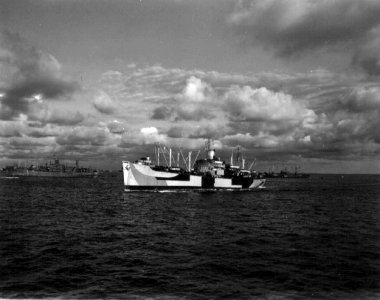 USS Knox (APA-46) departing from Lingayen Gulf, Philippines, on 9 January 1945 (80-G-320657)