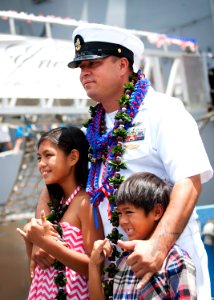 USS Lake Erie 140616-N-WF272-125