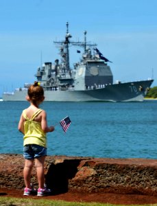 USS Lake Erie returns to Pearl Harbor 140616-N-GI544-017