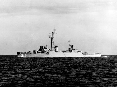 USS Kirkpatrick (DER-318) underway off Newport, Rhode Island (USA) on 6 October 1952 (80-G-659246) photo