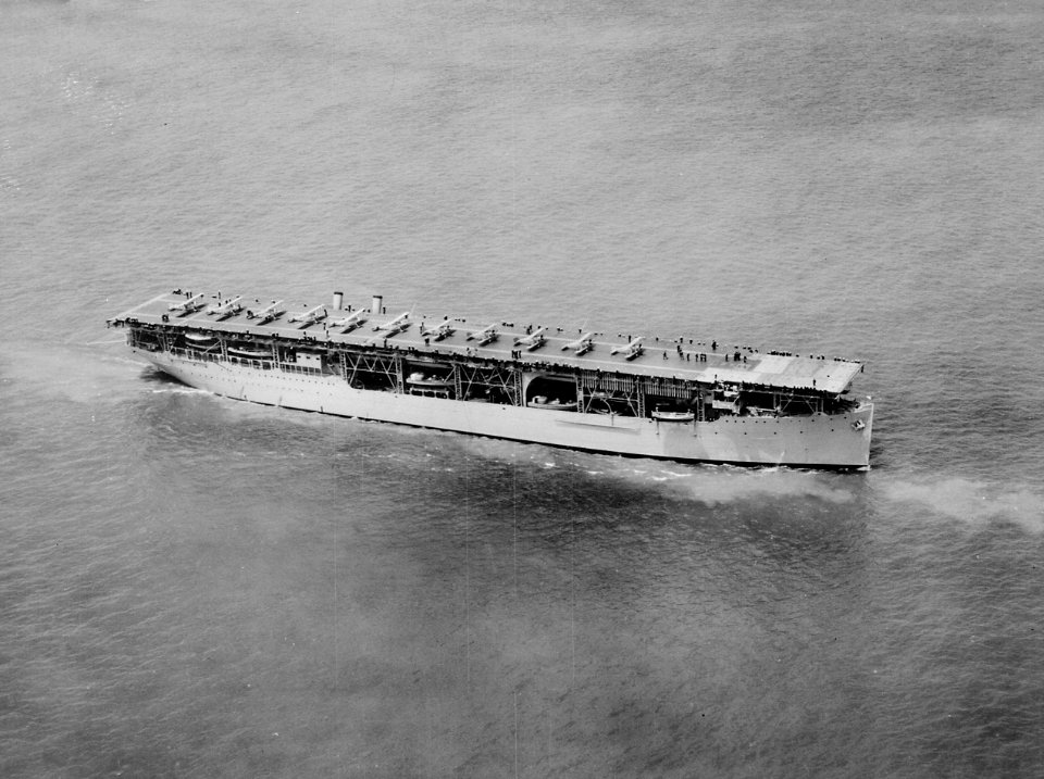 USS Langley (CV-1) underway in June 1927 (520809)