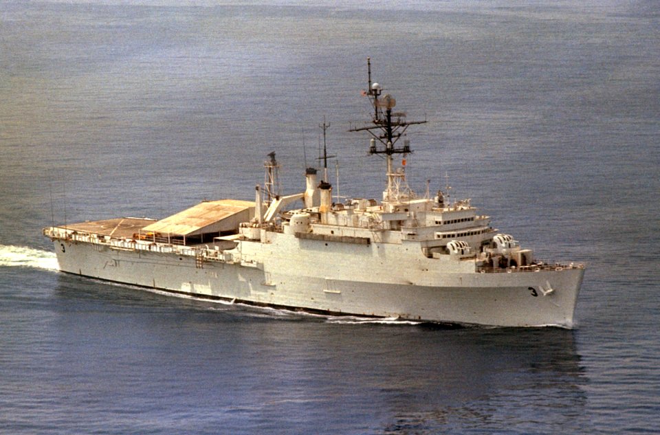 USS La Salle (AGF-3) underway in 1975