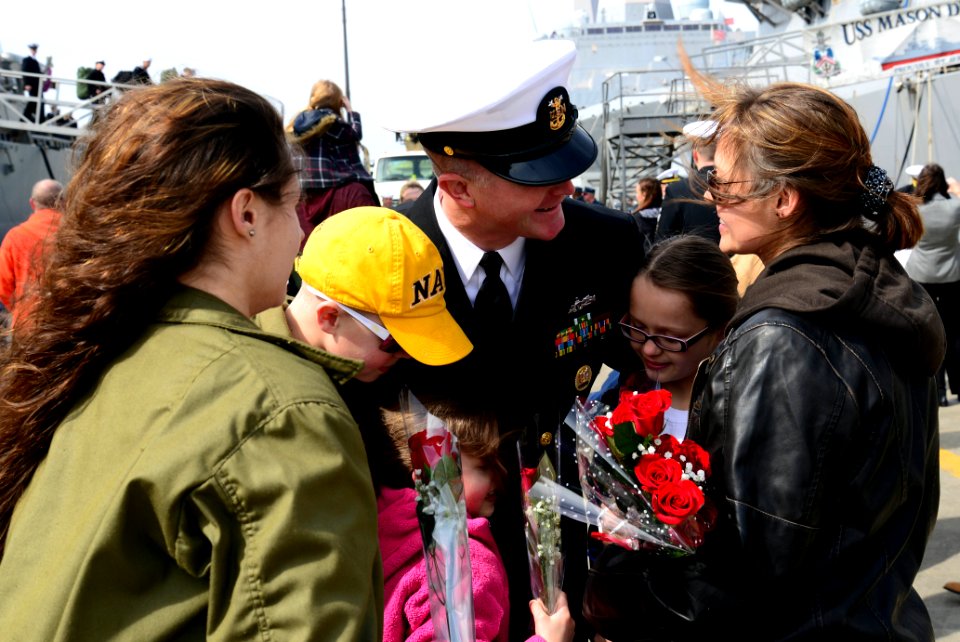USS Laboon returns to Naval Station Norfolk. (8551818541)
