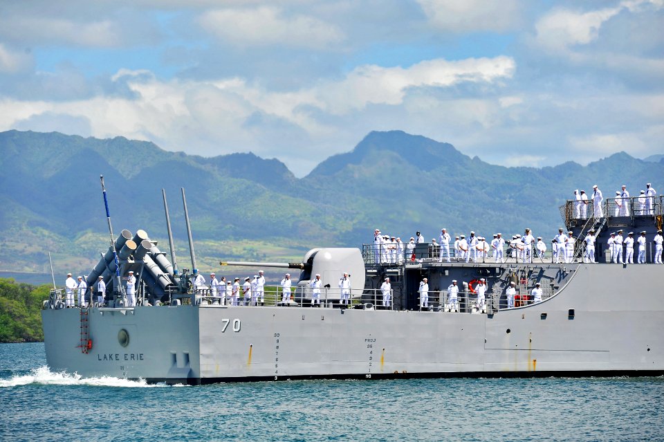 USS Lake Erie returns to Joint Base Pearl Harbor-Hickam 140616-N-IU636-118