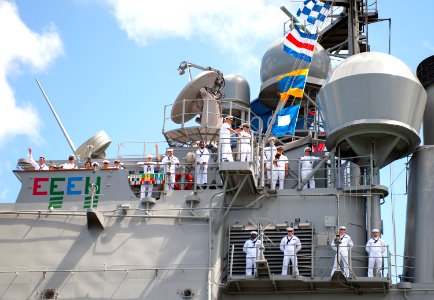 USS Lake Erie as the ship returns to Joint Base Pearl Harbor-Hickam 140616-N-WF272-059