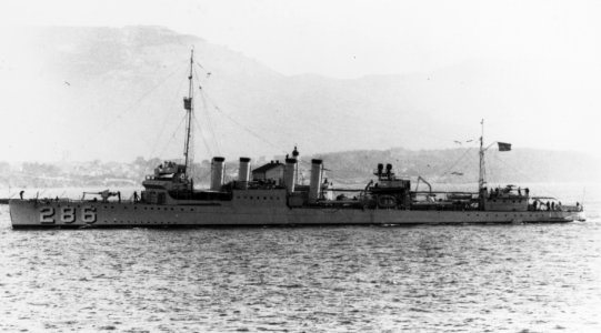 USS Lardner (DD-286) off Toulon, France, circa in 1927 (NH 93992)