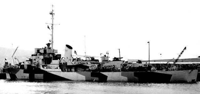 USS Lamons (DE-743) at the Hunters Point Naval Shipyard, California (USA), on 21 March 1944 (19-LCM-DE743-1)