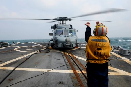USS Lassen participates in Foal Eagle 2014 140313-N-ZZ786-364