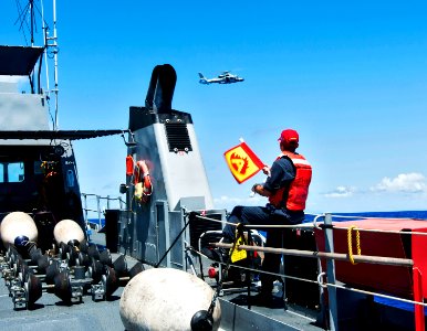 USS Lake Erie operations 130909-N-IU636-134