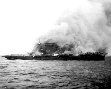 USS Lexington (CV-2) burning and sinking on 8 May 1942 (NH 51382) photo