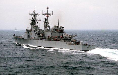 USS Leftwich (DD-984) underway on patrol in the Gulf of Oman on 1 October 1987