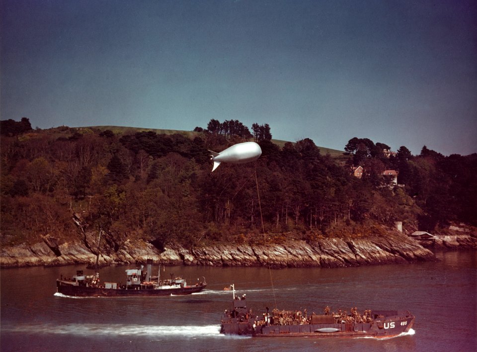 USS LCT-435 and British trawler Loch Park (FY1835) underway in Spring 1944