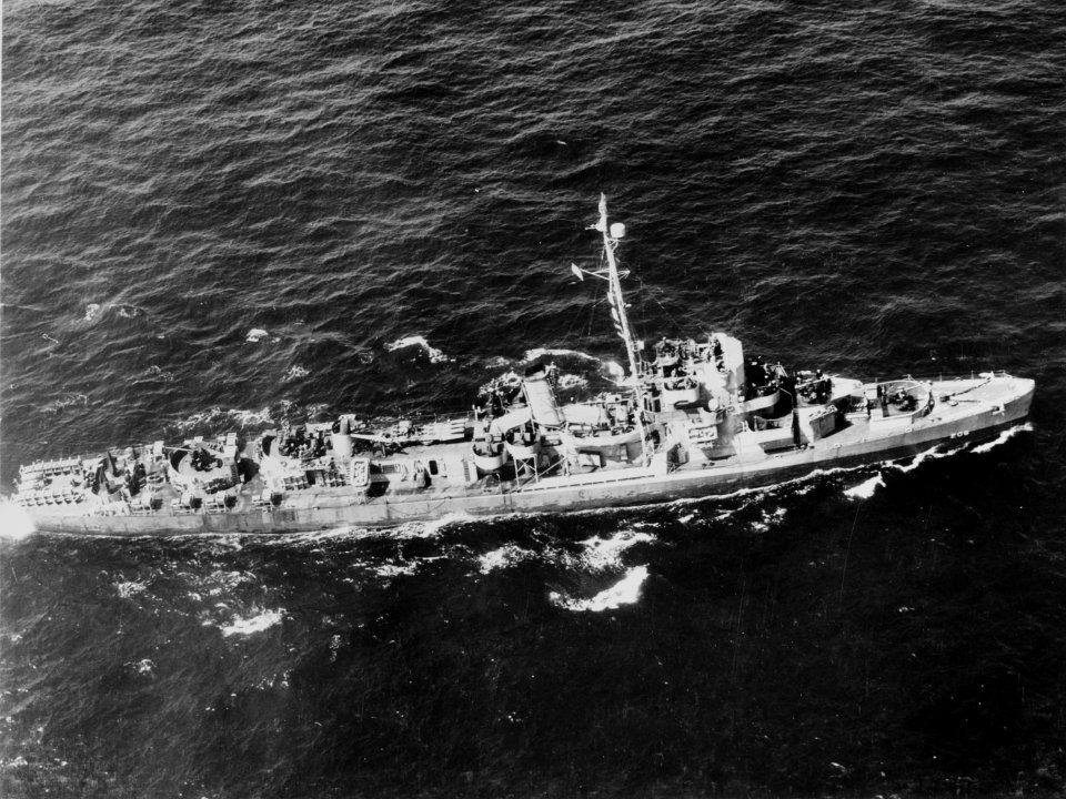 USS Liddle (DE-206) underway off New York on 3 May 1944 (NH 85671)