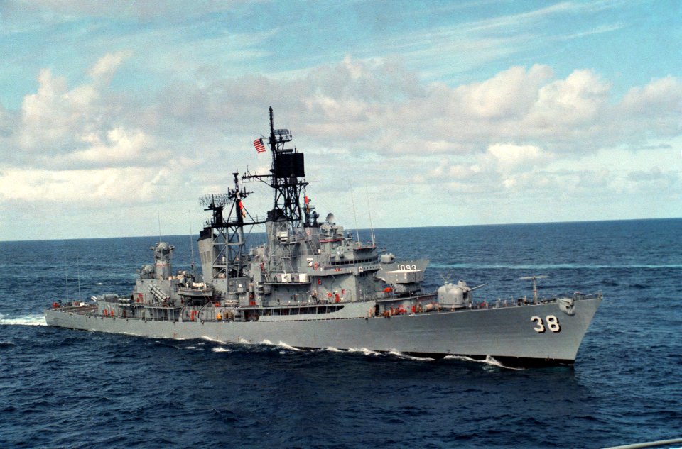 USS Luce (DDG-38) underway in the Mediterranean Sea, 12 March 1988 (6429679)