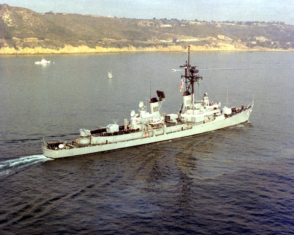 USS Lynde McCormick (DDG-8) returning to San Diego, California (USA), on 29 March 1983 (6391130)