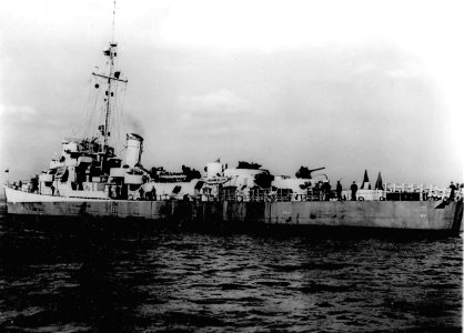 USS Loy (DE-160) off the New York Naval Shipyard on 10 March 1944