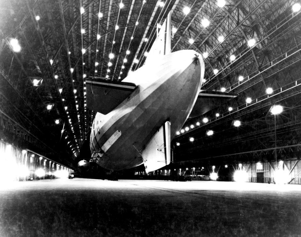 USS Macon (ZRS-5) (23942382222)