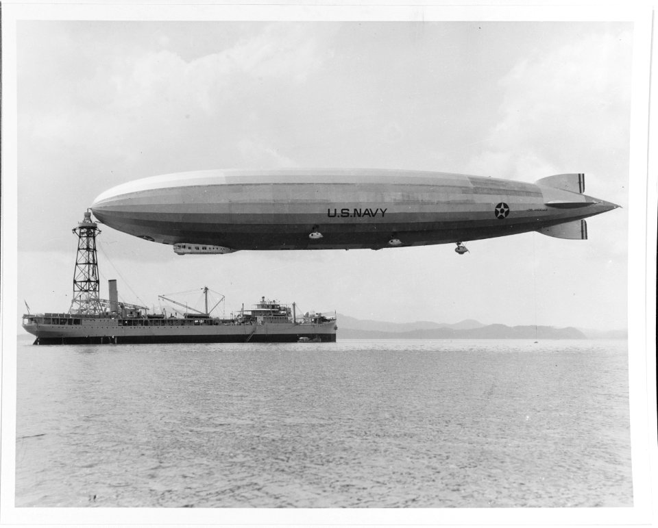 USS Los Angeles moored to USS Patoka off Panama