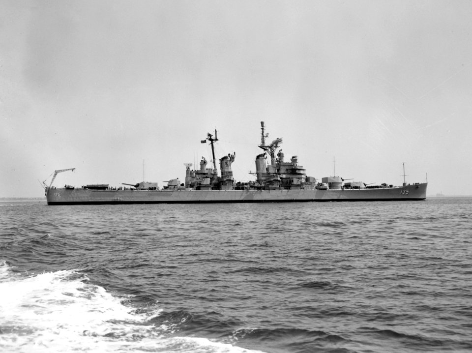 USS Los Angeles (CA-135) underway, circa in 1962 (7577518)