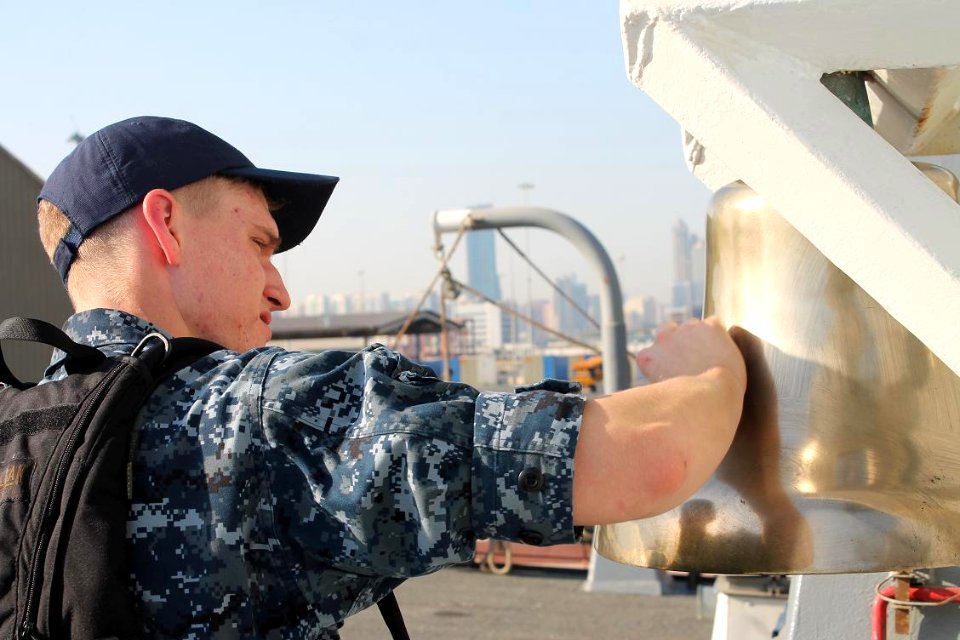 USS Mahan (DDG 72) 141025-N-SQ175-001 (15698082105)