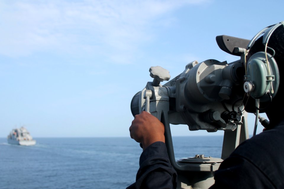 USS Mahan (DDG 72) 141030-N-SQ175-001 (15150683794)