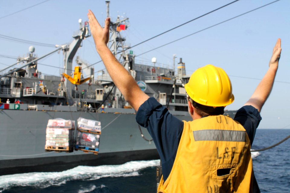 USS Mahan (DDG 72) 141108-N-SQ175-003 (15762262986)