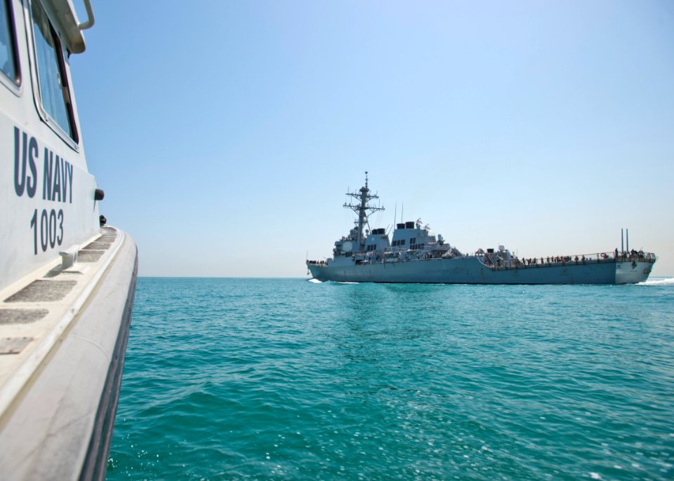 USS Mahan (DDG 72) 140915-N-ZI300-171 (15139192620)