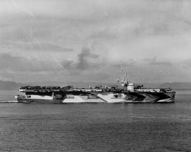USS Lunga Point (CVE-94) underway in the Mindanao Sea on 3 January 1945 (NH 99106)