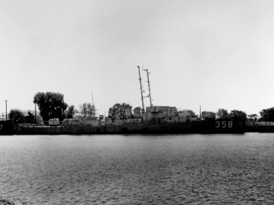 USS Mack (DE-358) laid up at Stockton, California (USA), on 9 April 1972 (NH 79835)