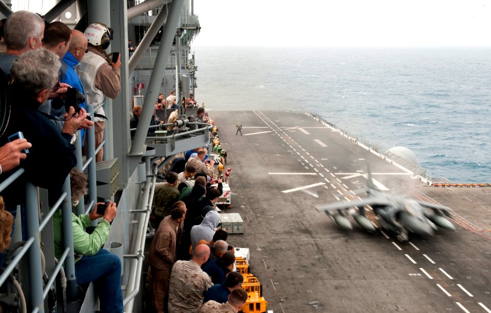 USS Makin Island action 120620-N-PB383-125