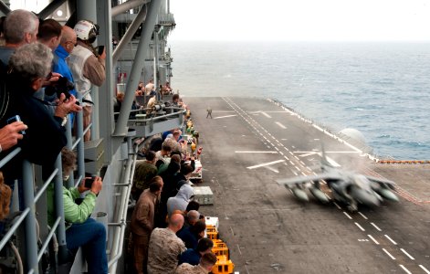 USS Makin Island action 120620-N-PB383-125