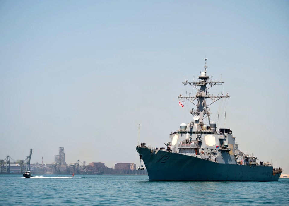 USS Mahan (DDG 72) 140915-N-ZI300-118 (15322742821)