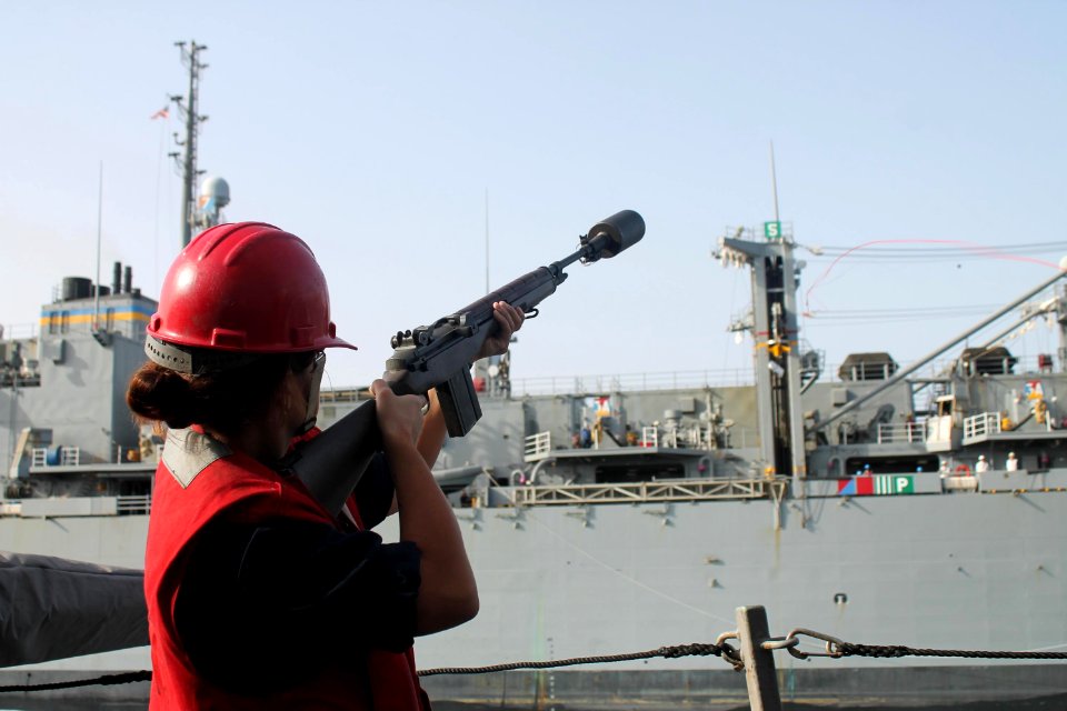 USS Mahan (DDG 72) 141108-N-SQ175-001 (15601129060)