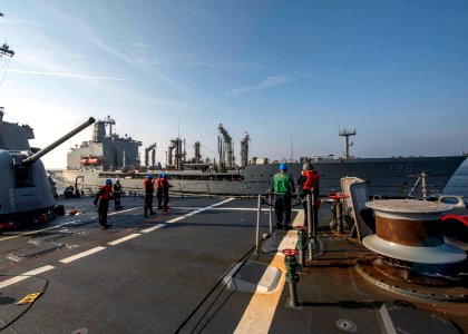 USS Mahan comes alongside USNS Kanawha during a replenishment at sea. (32146144131)