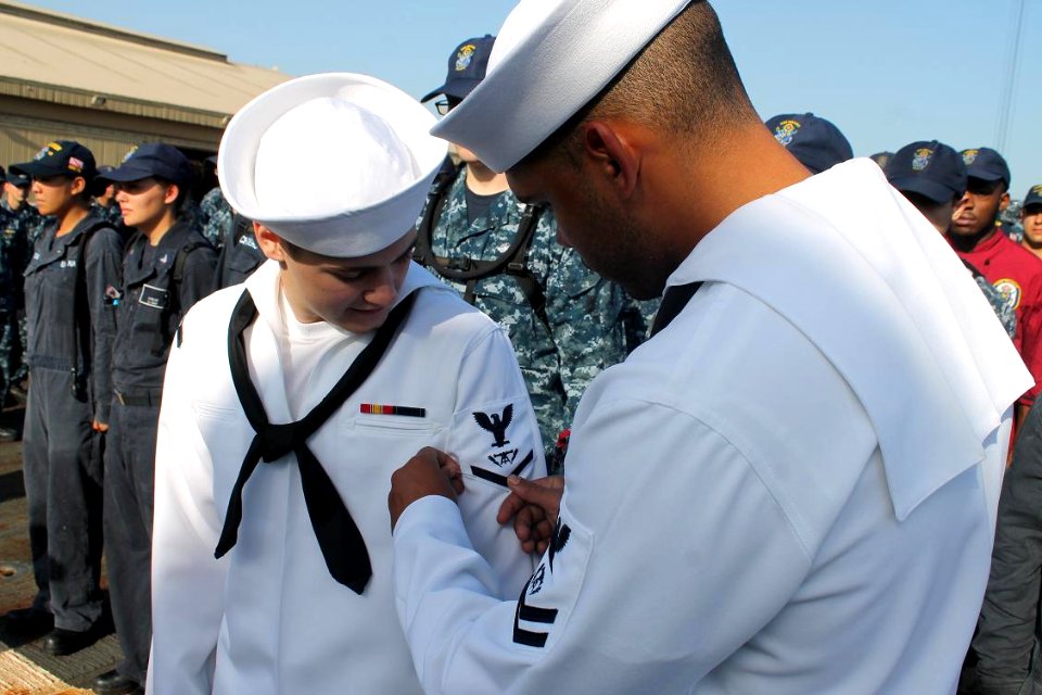 USS Mahan (DDG 72) 141021-N-SQ175-002 (15674372996)