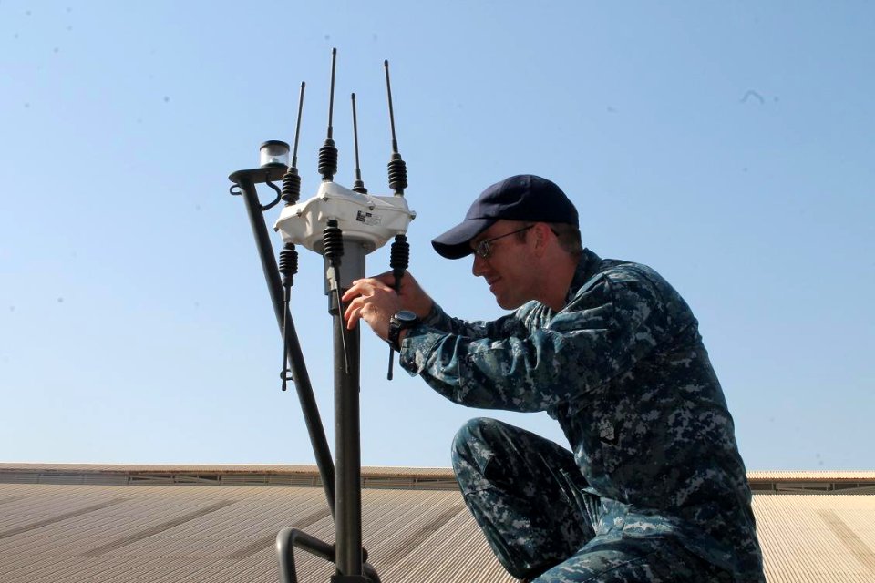 USS Mahan (DDG 72) 141025-N-SQ175-002 (15699687742)