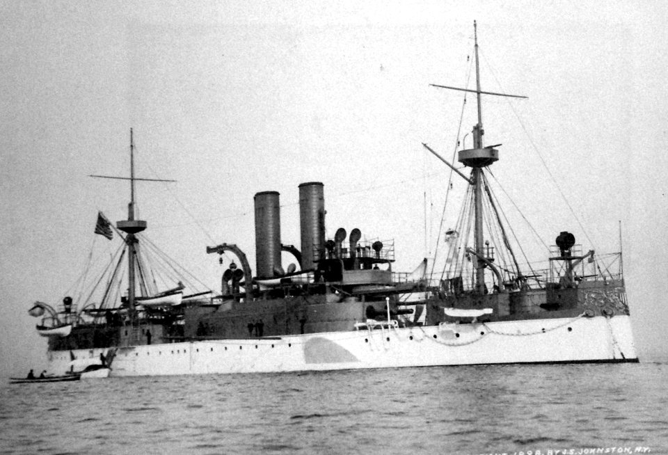 USS Maine (ACR-1) starboard bow view, 1898 (26510673494)