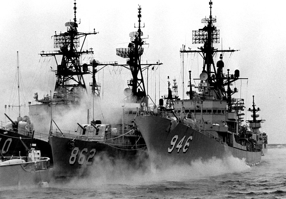 USS Manley (DD-940), USS Vogelgesang (DD-862) and USS Edson (DD-946) at Naval Station Newport, Rhode Island (USA), circa in 1982 (6350856)