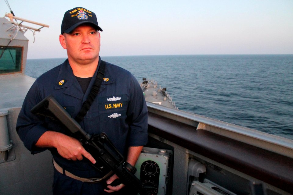 USS Mahan (DDG 72) 141111-N-SQ175-001 (15831619125)