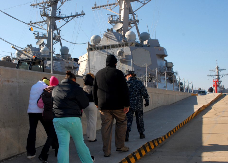 USS Mahan tour 091221-N-EP471-010
