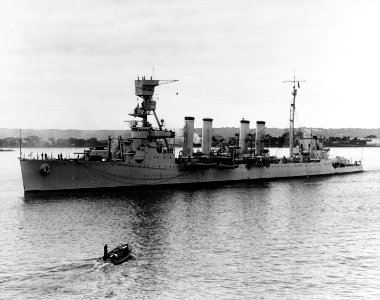 USS Marblehead (CL-12) underway in San Diego harbor on 10 January 1935 (NH 64611)