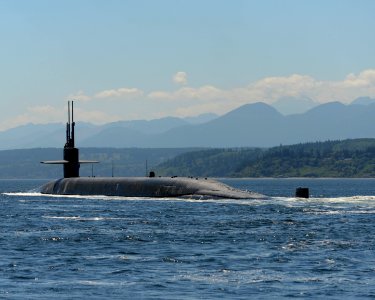 USS Maine returns to Naval Base Kitsap - Bangor 150617-N-VZ328-134