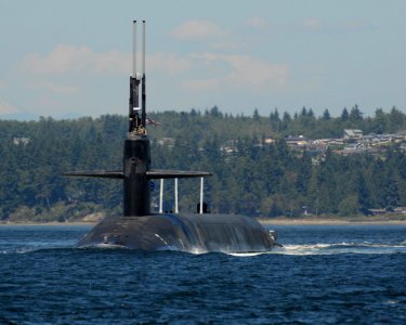 USS Maine returns to Naval Base Kitsap - Bangor 150617-N-VZ328-113