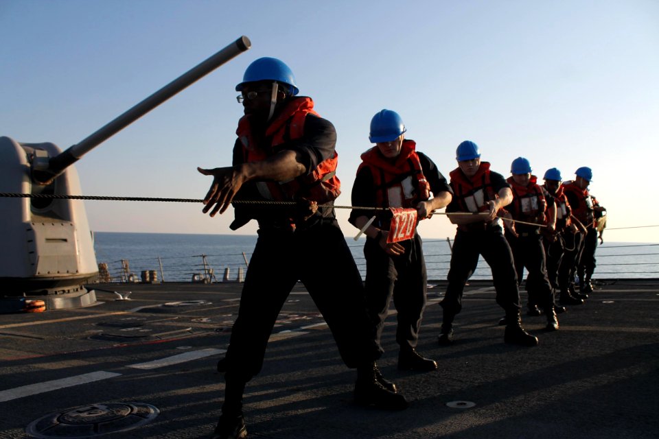 USS Mahan (DDG 72) 141114-N-SQ175-002 (15646786370)