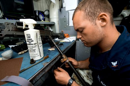 USS Mason (DDG 87) 130829-N-OM642-052