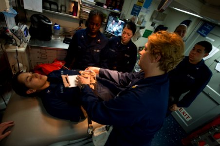 USS Mason (DDG 87) 130831-N-OM642-508
