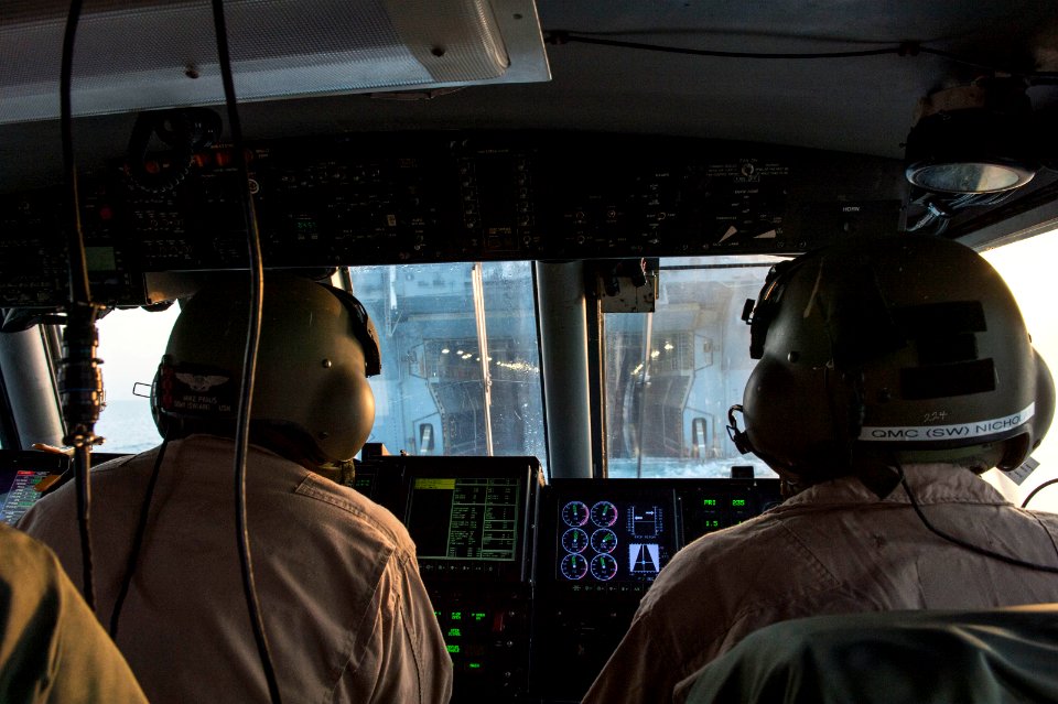 USS Makin Island (LHD 8) 141011-N-KL846-232 (15368824449)