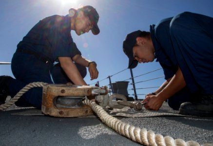 USS MASON (DDG 87) 131008-N-PW661-010 (10264752675)