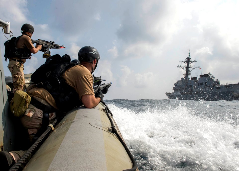 USS MASON (DDG 87) 131113-N-LN619-187 (11044581406)